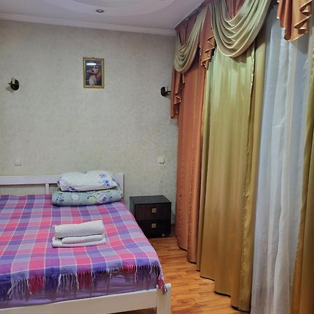 Apartments Ahmetova 6 32 Almaty Exterior foto