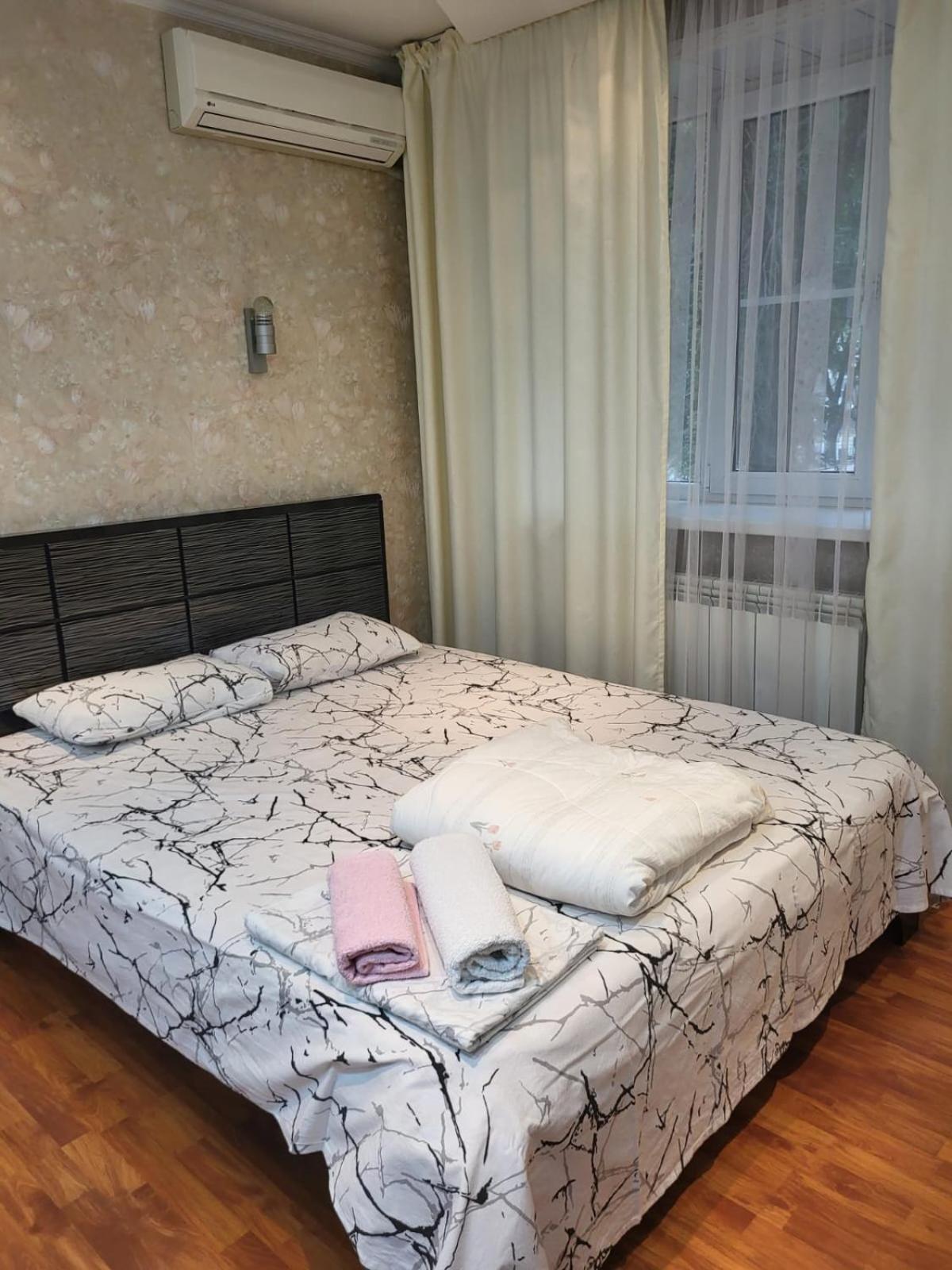 Apartments Ahmetova 6 32 Almaty Exterior foto